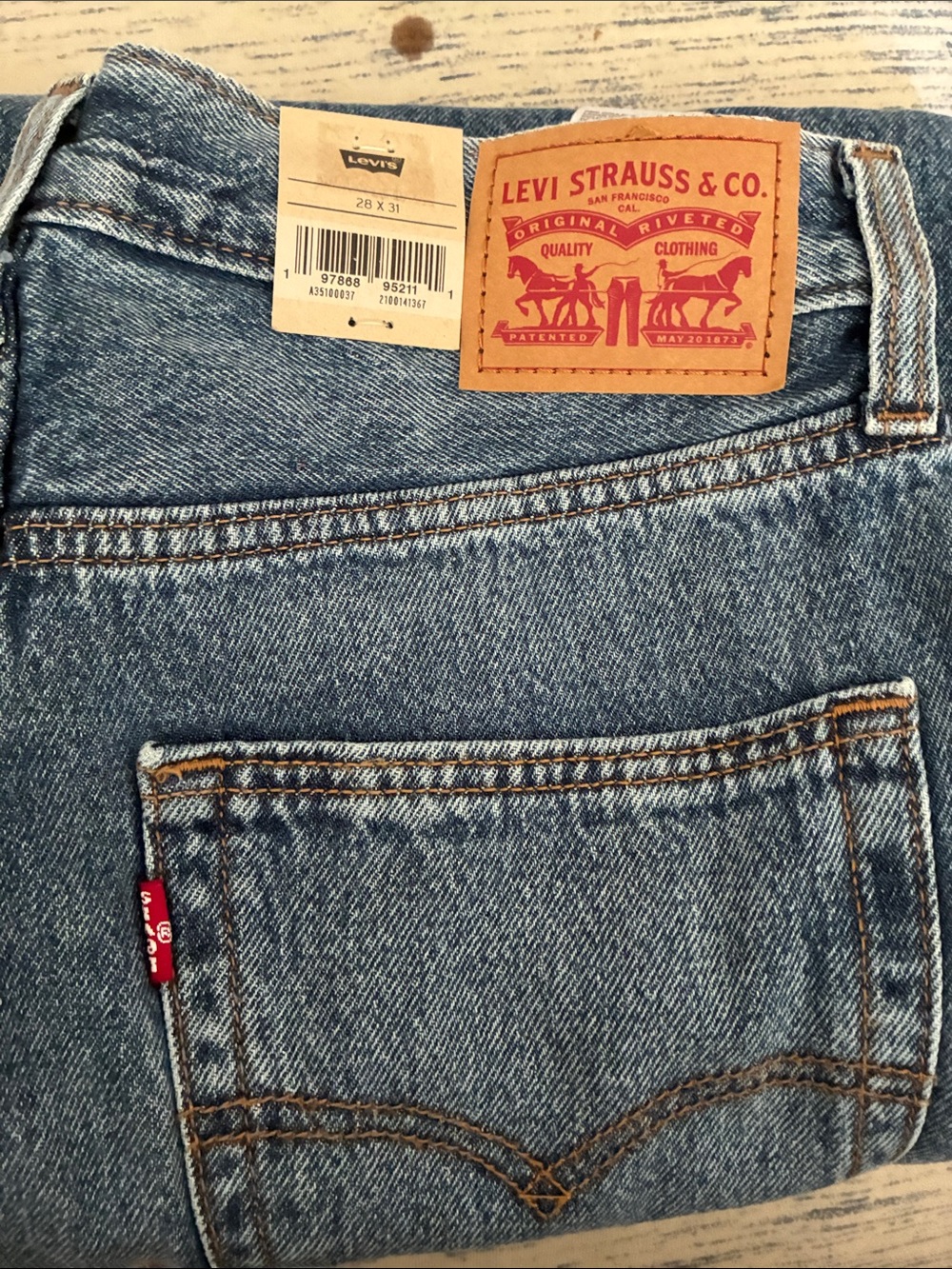 Levi's Men's Light Blue Straight Jeans